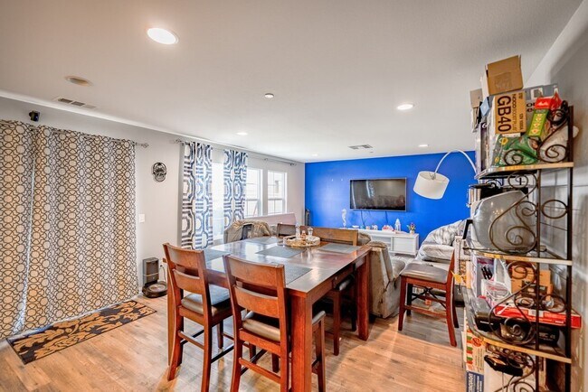 2619 Candleberry Way in Palmdale, CA - Building Photo - Building Photo