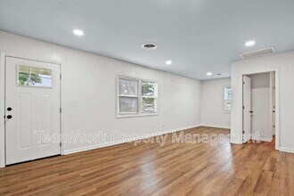 3042 Terry Dr in N. Charleston, SC - Building Photo - Building Photo