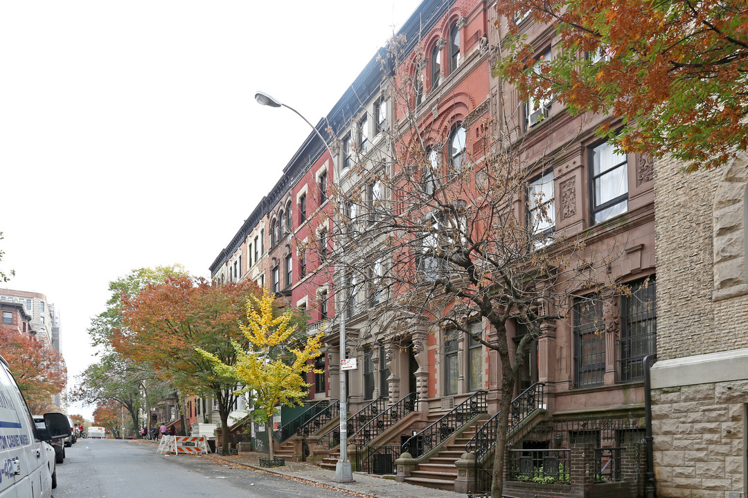 134 W 81st St in New York, NY - Foto de edificio