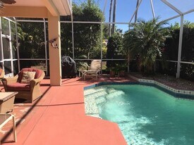 8762 52nd Dr E in Bradenton, FL - Building Photo