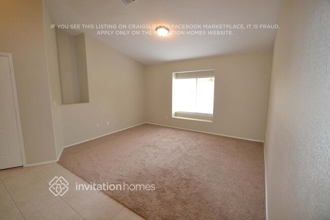8316 W Ashkum Ave in Las Vegas, NV - Building Photo - Building Photo