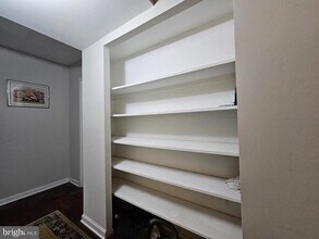 2621 Wagon Dr in Alexandria, VA - Building Photo - Building Photo