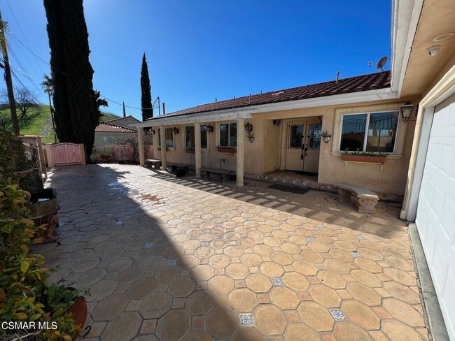 property at 4613 Reforma Rd