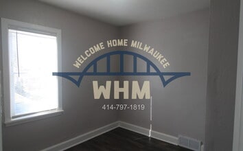 2038 S Layton Blvd in Milwaukee, WI - Building Photo - Building Photo