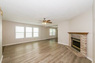 2282 Shadowbrook Dr in Plainfield, IN - Foto de edificio - Building Photo