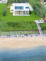 247 Kings Point Rd in East Hampton, NY - Building Photo