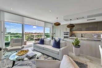 500 SE Mizner Blvd in Boca Raton, FL - Building Photo - Building Photo