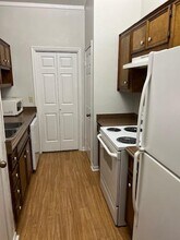 1201 Hazelton St in San Marcos, TX - Building Photo - Building Photo