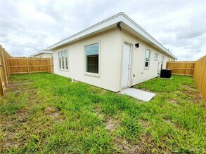 5901 Puffin Ave, Unit 4 in Palmhurst, TX - Building Photo - Building Photo