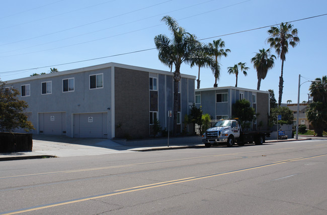 5051 Mission Blvd in San Diego, CA - Building Photo - Building Photo