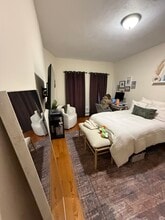 301 Medford St, Unit 1 in Somerville, MA - Building Photo - Building Photo