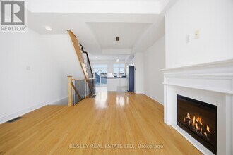 10 Mendota Rd in Toronto, ON - Building Photo - Building Photo