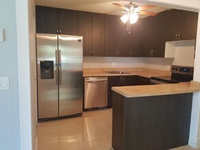 4689 Sable Pine Cir, Unit C2 in West Palm Beach, FL - Building Photo - Building Photo
