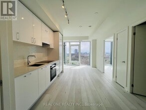 5 Quarrington Ln in Toronto, ON - Building Photo - Building Photo
