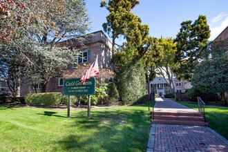 43 N Forest Ave in Rockville Centre, NY - Foto de edificio - Building Photo