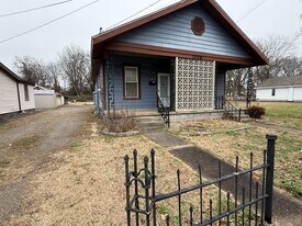 1006 N 12th St in Paducah, KY - Building Photo
