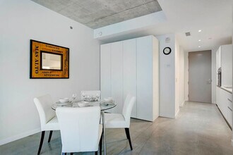 456 Rue De la Gauchetière O in Montréal, QC - Building Photo - Building Photo