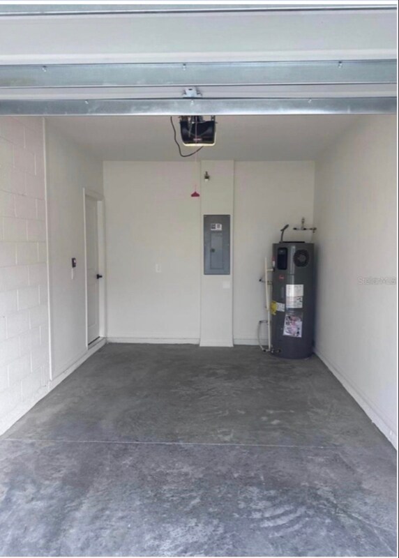 9288 Westside Hls Dr in Davenport, FL - Foto de edificio - Building Photo