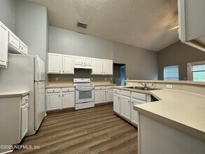 2478 Aloha Ln in Middleburg, FL - Building Photo - Building Photo