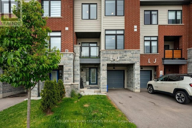 180 Vantage Lp in Newmarket, ON - Building Photo - Building Photo
