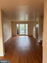 206 Arcadia Shores Cir in Odenton, MD - Building Photo