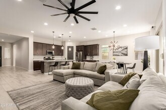 2034 W Sleepy Ranch Rd in Phoenix, AZ - Building Photo - Building Photo