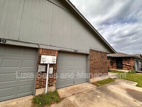 202 Barrett Pl in Edmond, OK - Building Photo - Building Photo
