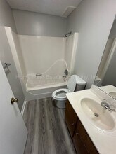 1006 Salisbury St in Kernersville, NC - Building Photo - Building Photo