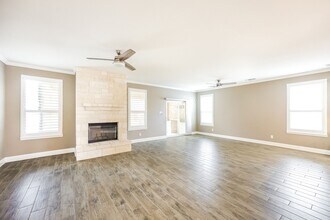 20306 Roche Oak in San Antonio, TX - Building Photo - Building Photo