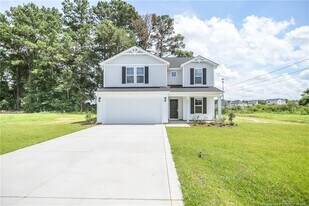 1924 Bulldog Ln in Hope Mills, NC - Building Photo