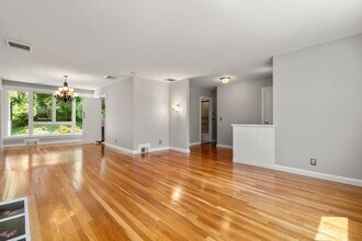 63 Clifton Rd in Newton, MA - Building Photo - Building Photo