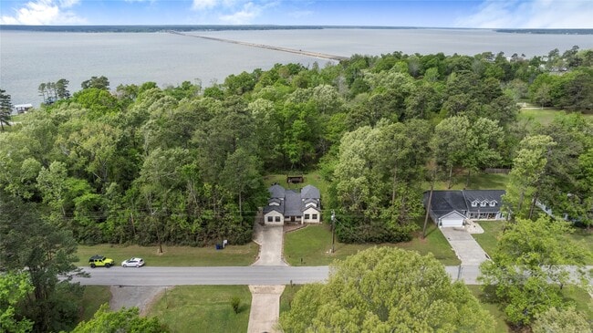 358 Bridgeview Dr in Onalaska, TX - Building Photo - Building Photo