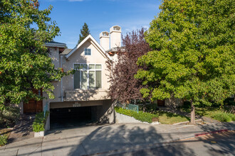 1539 Geary Rd in Walnut Creek, CA - Foto de edificio - Primary Photo