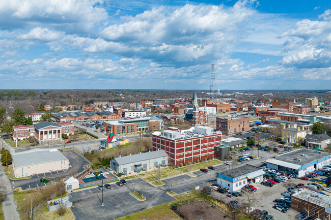 Star Lofts in Petersburg, VA - Foto de edificio - Building Photo