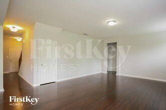 6106 Green Willow Rd in Whitestown, IN - Building Photo - Building Photo