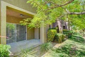 720 Peachy Canyon Cir, Unit 104 in Las Vegas, NV - Building Photo - Building Photo