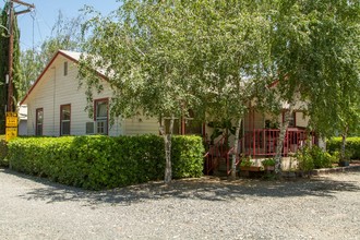 1378-1394 State Highway 99 in Gridley, CA - Foto de edificio - Building Photo