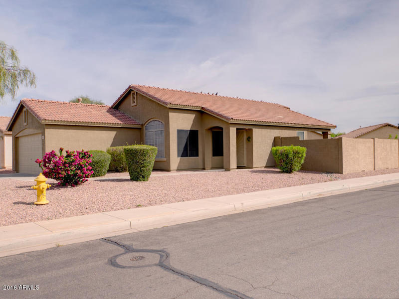 13314 W Mauna Loa Ln in Surprise, AZ - Building Photo