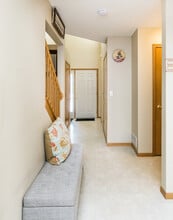 6382 13th St N in Oakdale, MN - Foto de edificio - Building Photo