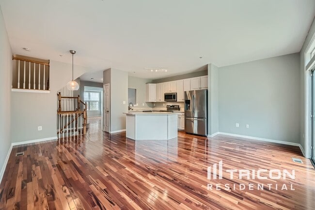 8007 Apple Valley Dr in Pasadena, MD - Building Photo - Building Photo