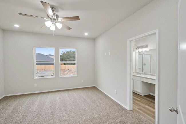 114 Sai Mnr in Shavano Park, TX - Building Photo - Building Photo