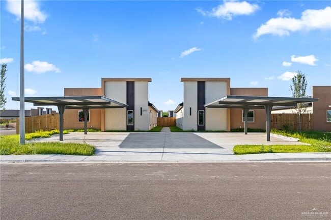 property at 19 Brookside Bend W St