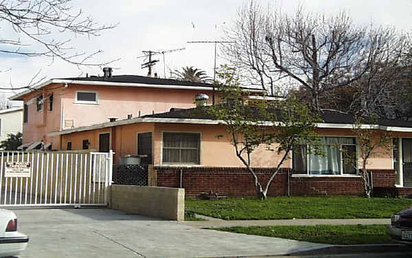 14703 Sylvan St in Van Nuys, CA - Building Photo - Building Photo