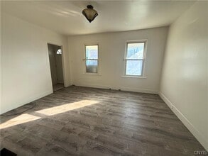 1212 Spring St in Syracuse, NY - Building Photo - Building Photo