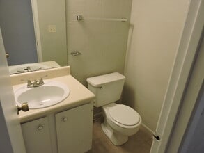 103 Hampton Dr in Crestview, FL - Building Photo - Building Photo