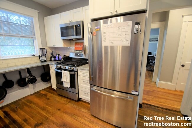 235 Chestnut Hill Ave, Unit 1 in Boston, MA - Foto de edificio - Building Photo