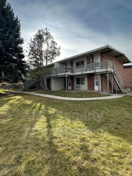 3208 11th Ave S in Great Falls, MT - Foto de edificio