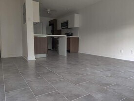4905 N Flagler Dr in West Palm Beach, FL - Building Photo