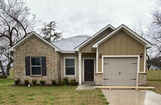 1908 Fuller St in Greenville, TX - Building Photo
