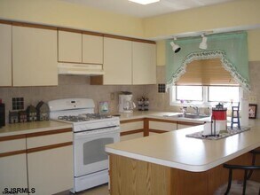 426 Canterbury Ct in Ventnor City, NJ - Building Photo - Building Photo